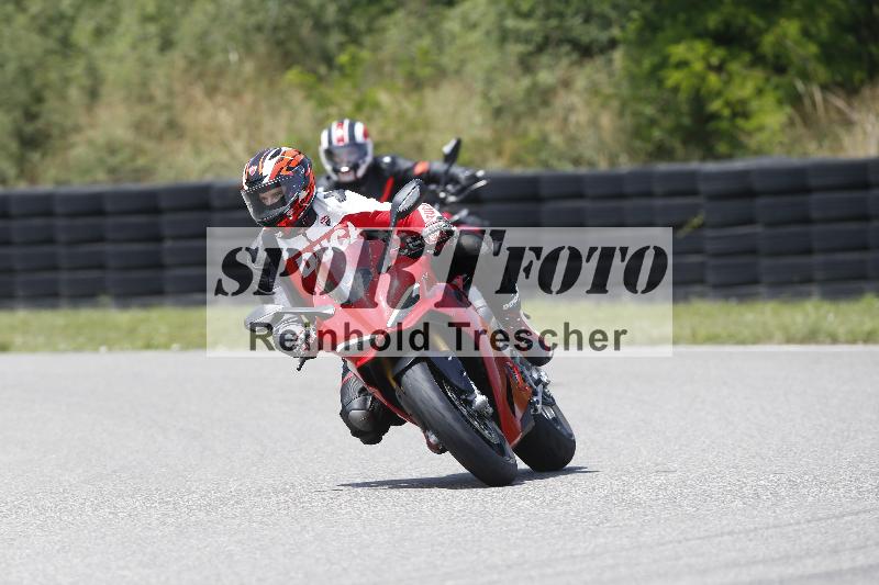 /27 12.06.2025 Ducati Schweiz Trackday Warmup  ADR/gruen-vert/ohne